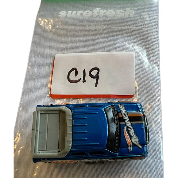 2003 Hot Wheels Chevy Avalanche Blue Die-Cast Truck - Picture 8 of 8